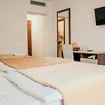 Matic Motel 4*