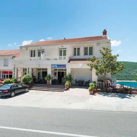 汽车旅馆 Matic 4*